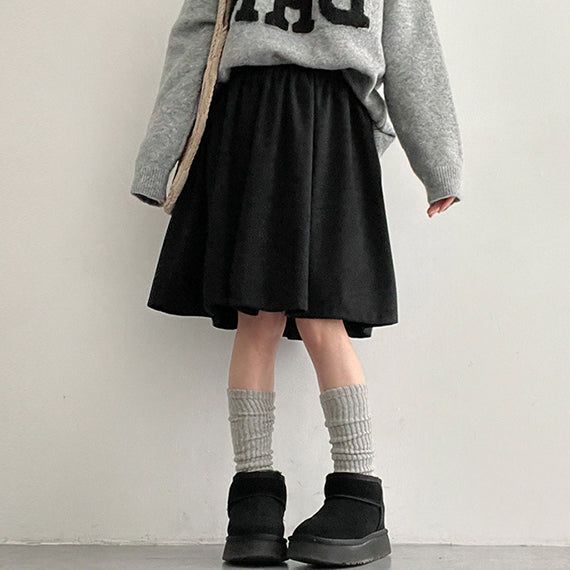 hijjoo（ハイチュー）の「Feline Flare Corduroy Midi skirt（Skirts）」