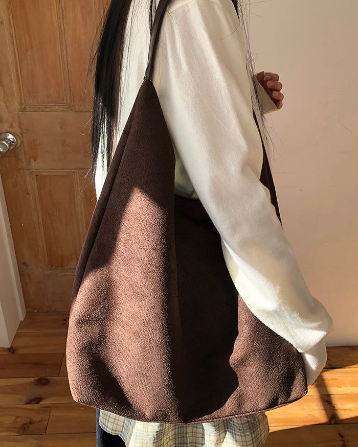 Lean Suede Shoulder Bag (pouch set)