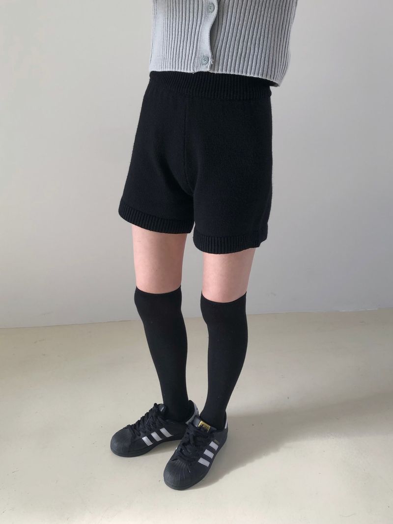 Lovely wide knit shorts