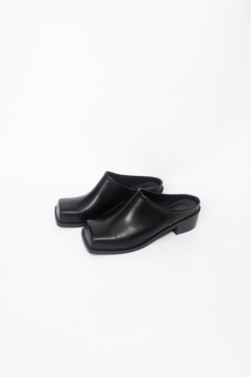 Square Plat Mule (2 color)