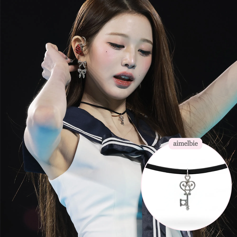 [IVE Wonyoung Necklace] Silver Heart Key Choker Necklace