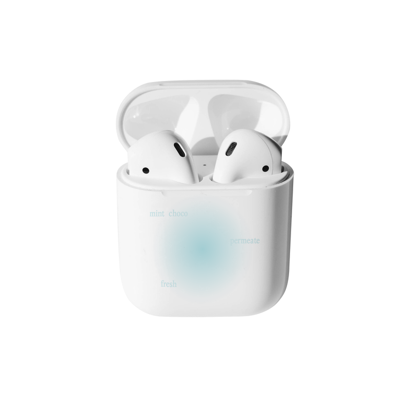 tiny weather(タイニーウェザー)の「cheek AirPods case-mint choco(Smartphone Accessories)」