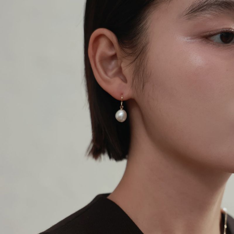 Less is more（レスイズモア）の「baroque pearl earring（Accessories）」