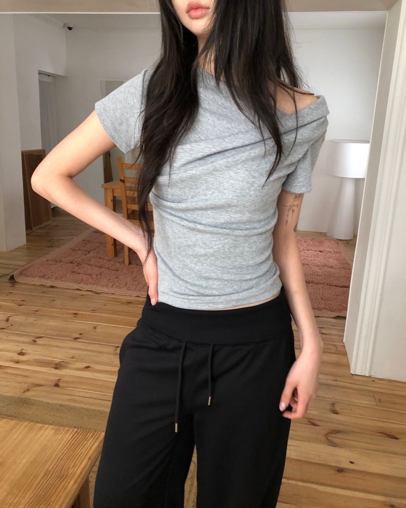 WONDER WONDER（ワンダーワンダー）の「Newma Drape Short Sleeve T-Shirt（Tops）」