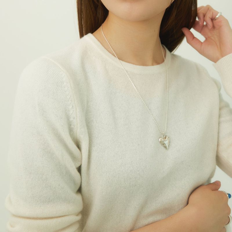 FILLOW(フィロー)の「stud pressed heart necklace(Accessories)」