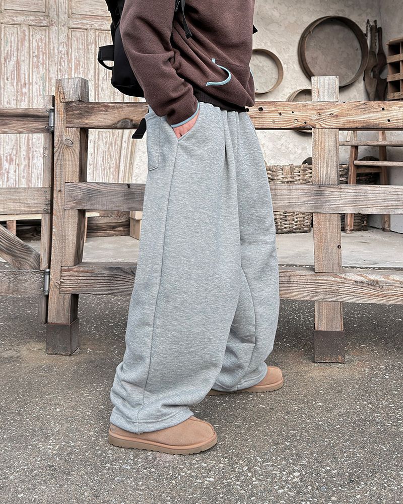 Nover Back Patch Fleece Sweat Pants