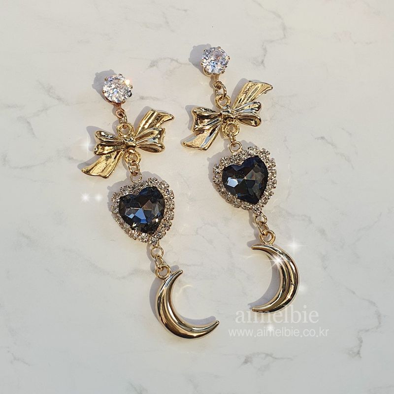 Moon Witch Earring - Black Diamond