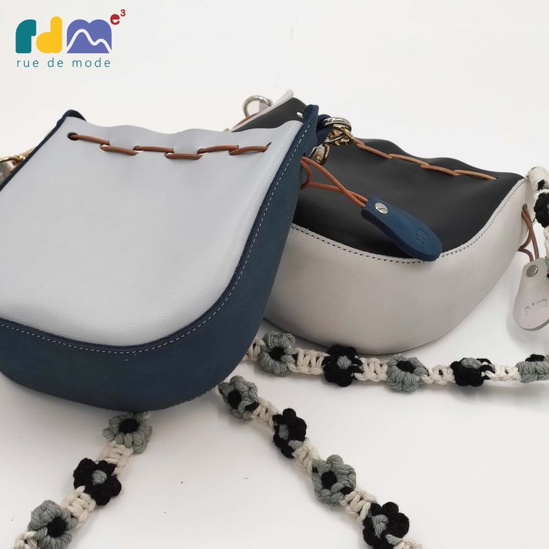Color-blocking Genuine Leather Drawstring Bag