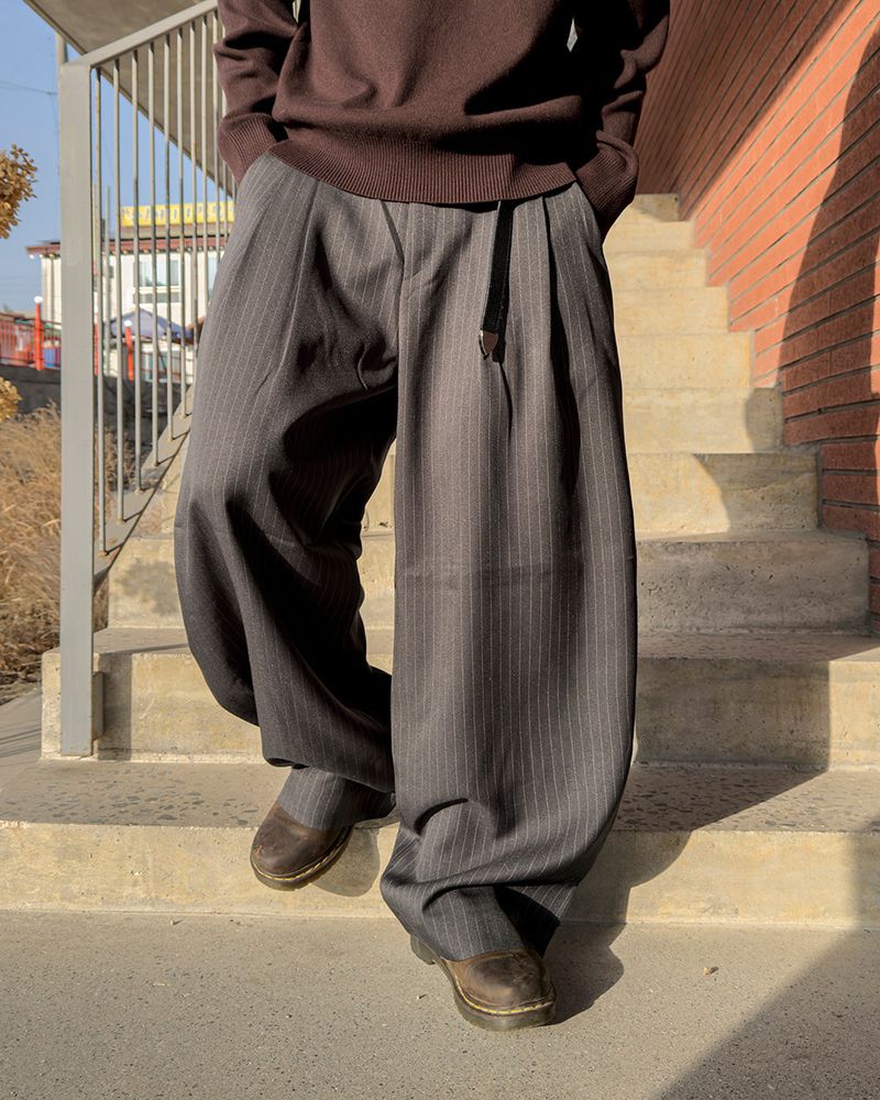 Lentic Side Pintuck Striped Slacks
