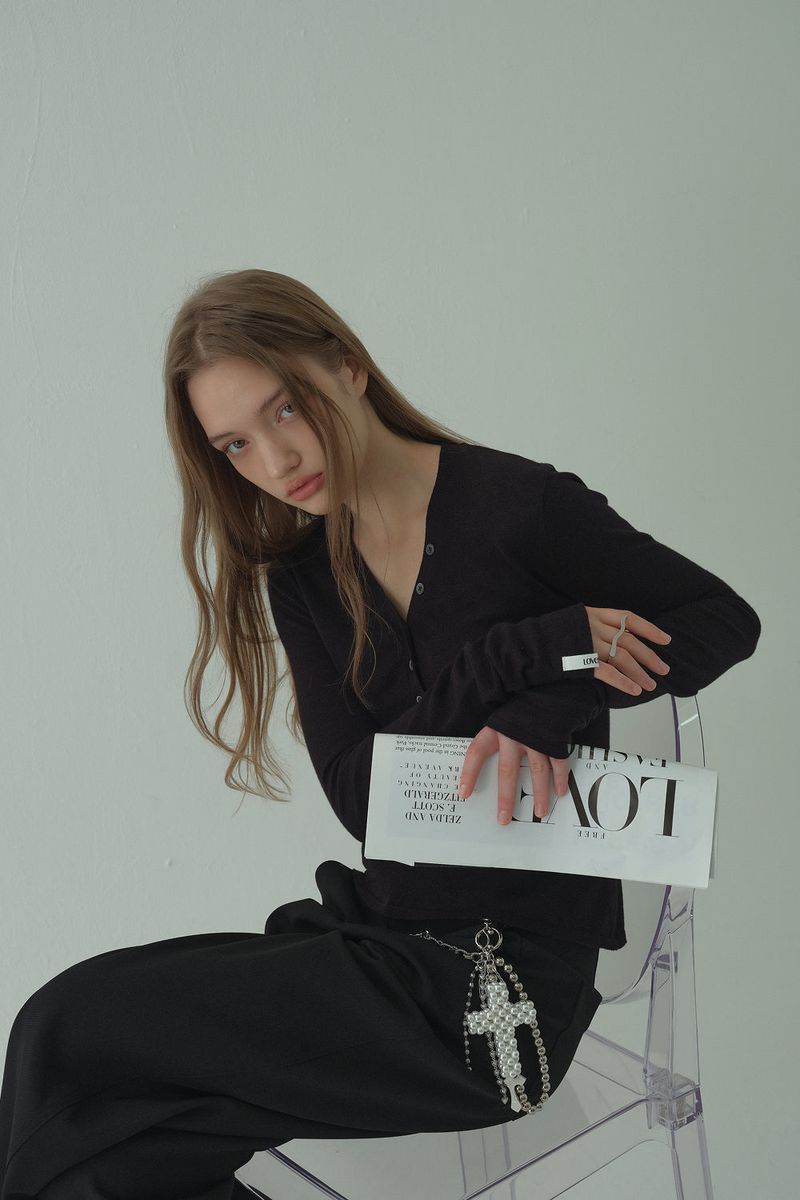 V-BUTTON KNIT LONG SLEEVE_BLACK