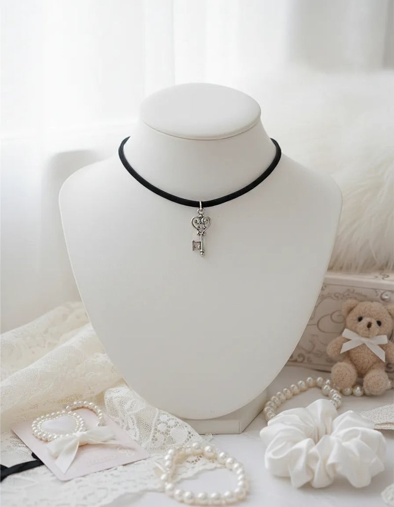 [IVE Wonyoung Necklace] Silver Heart Key Choker Necklace