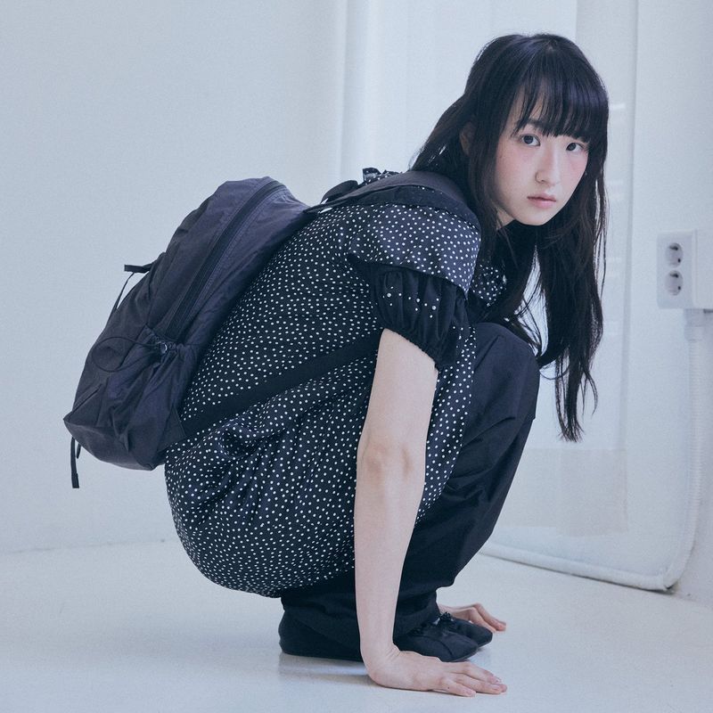 hole string po backpack (black)