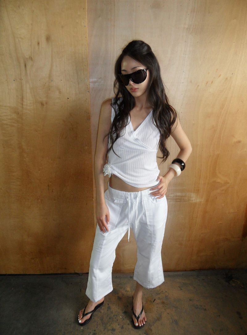 side button capri pants