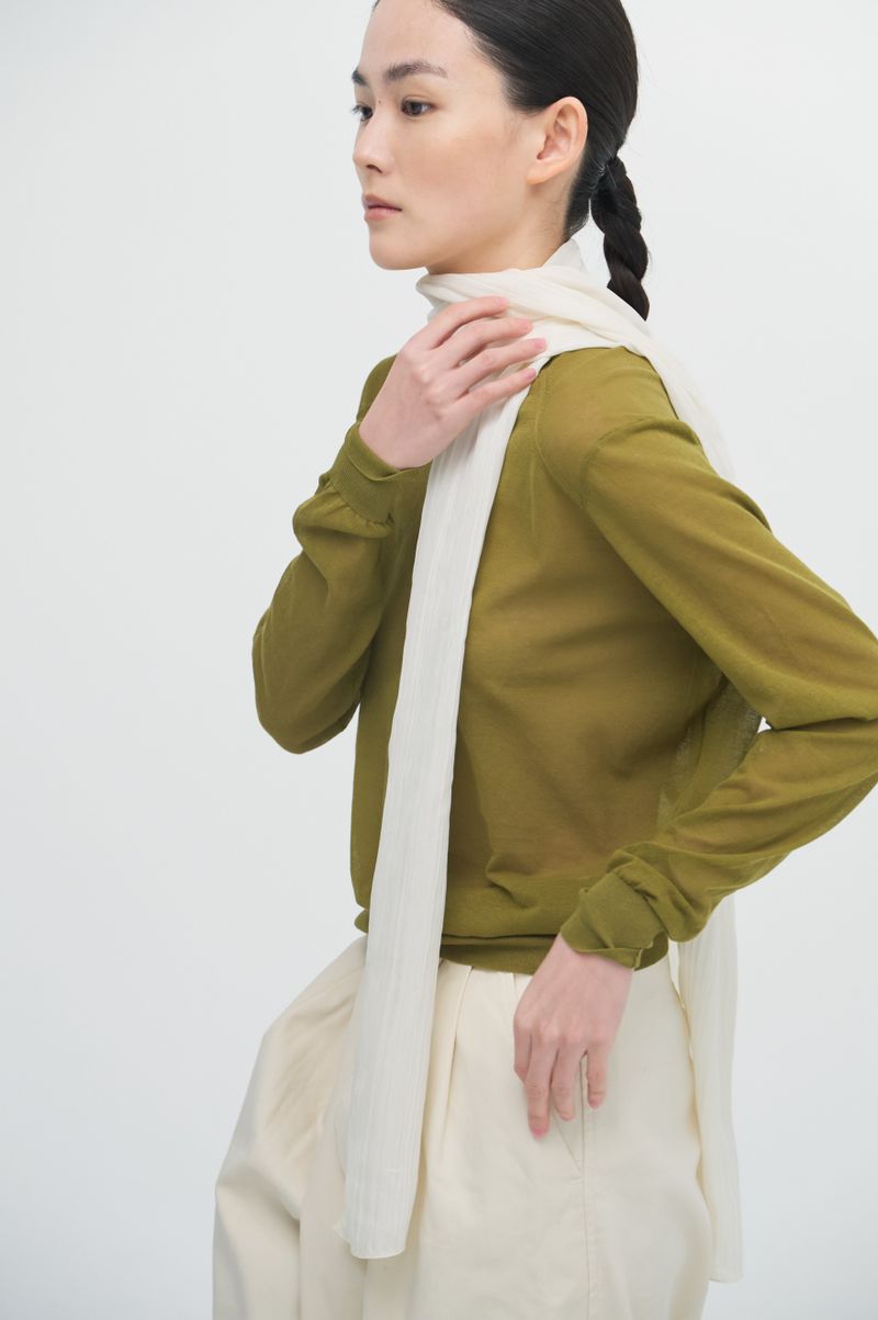 Airy pleats skin scarf_cream