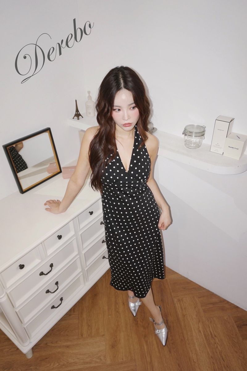 dot halter-neck sleeveless V-neck long dress