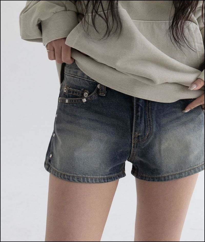 un:tyl(オンタイル)の「Sia stud denim shorts(Pants)」