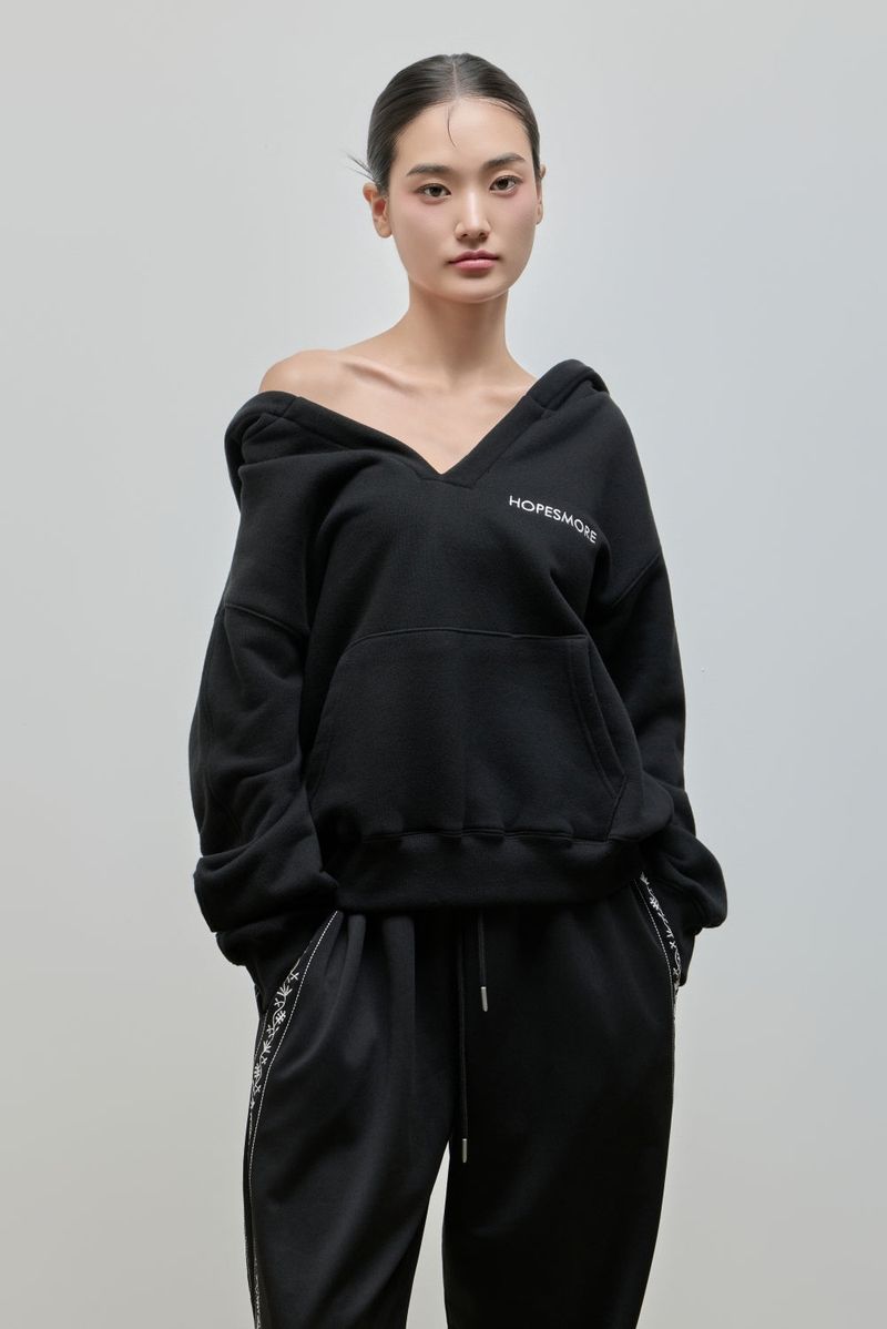 V-neck Logo Hoodie_Black