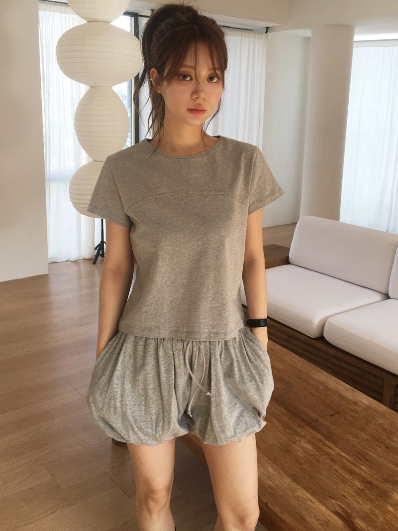 nobiyaka（ノビヤカ）の「Pie semi crop T（Tops）」