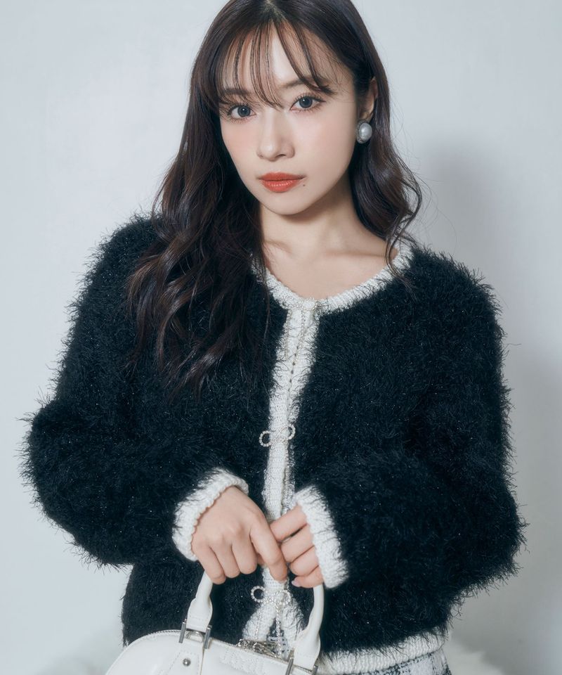 ANDGEEBEE(アンジービー)の「ビジューリボンシャギーニットカーデ(Tops)」