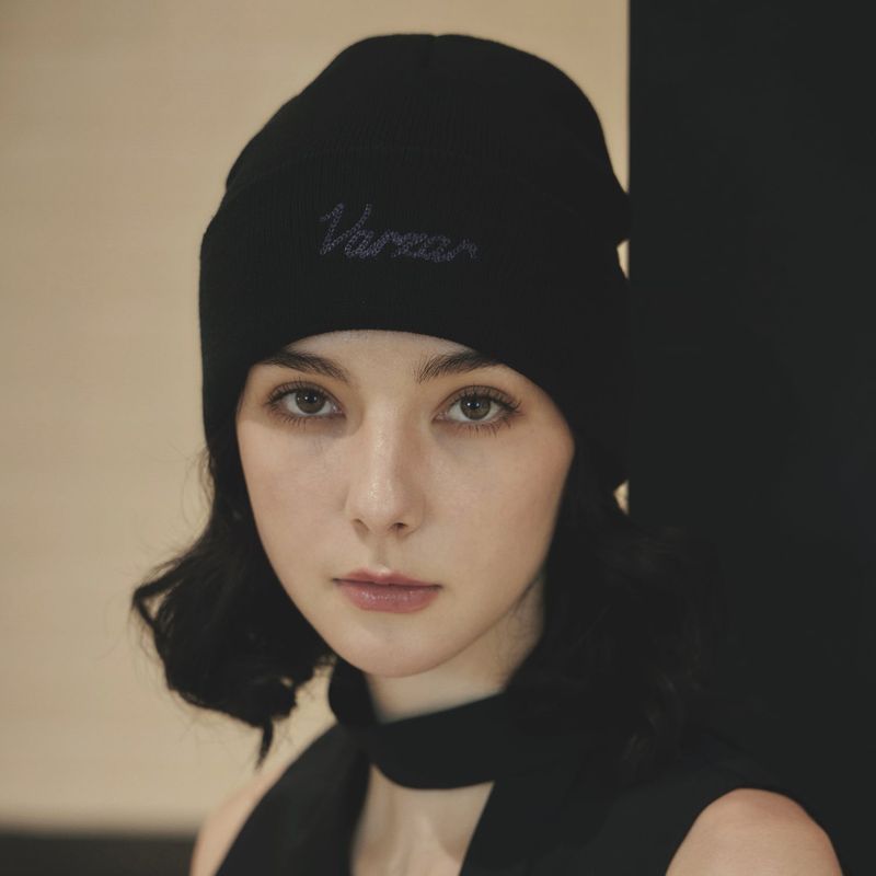 VARZAR Chain Logo Natural Beanie / Black