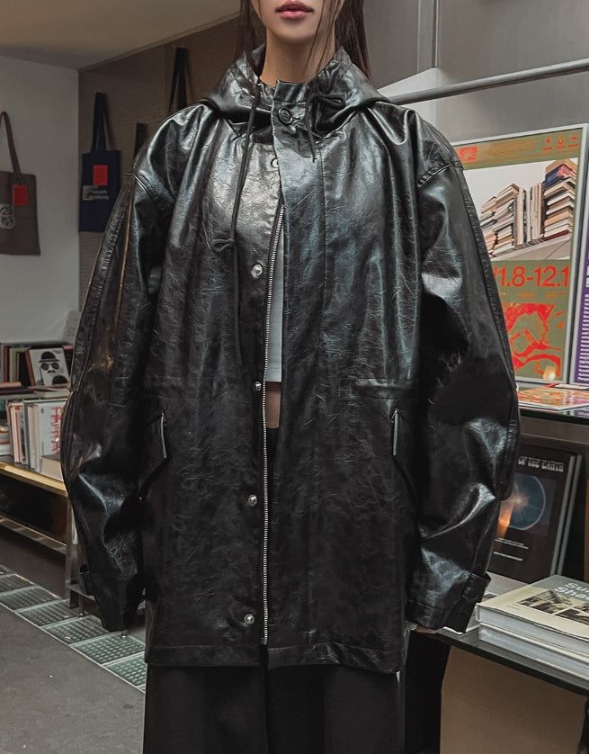 Seri glossy crack leather hoodie field jacket
