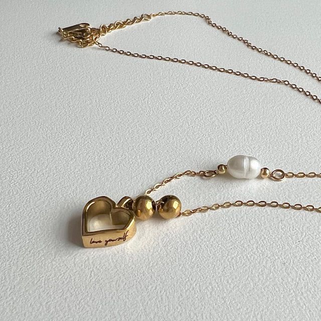 loys Lettering Heart Fresh Water Pearl Ball Guest Necklace