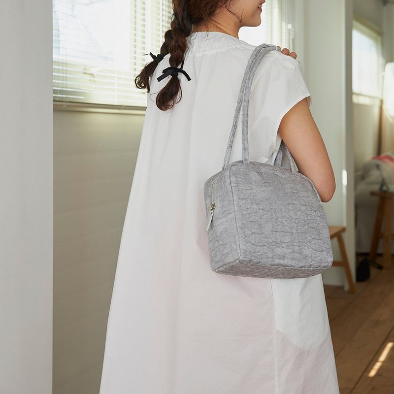 BOLSAC（ボルサック）の「plummy bag_square_soft gray（Bags）」