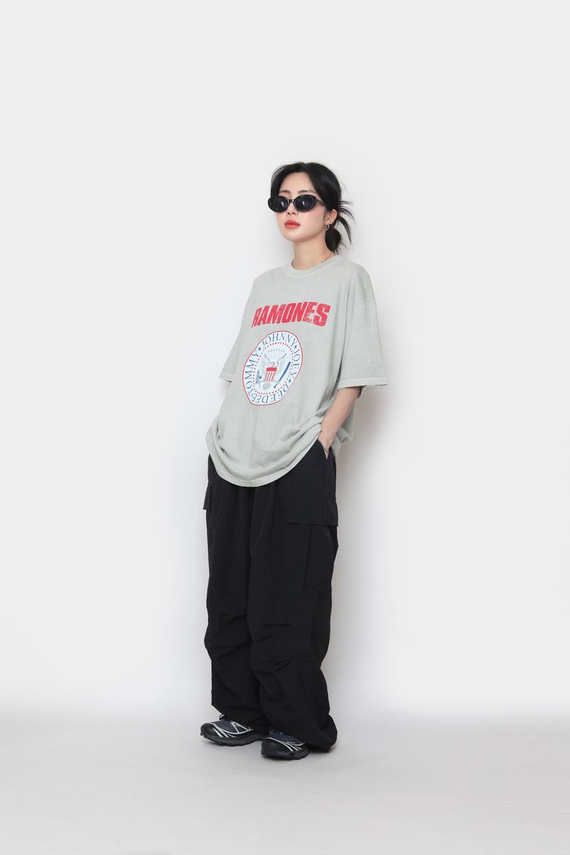 wide pocket cargo pants