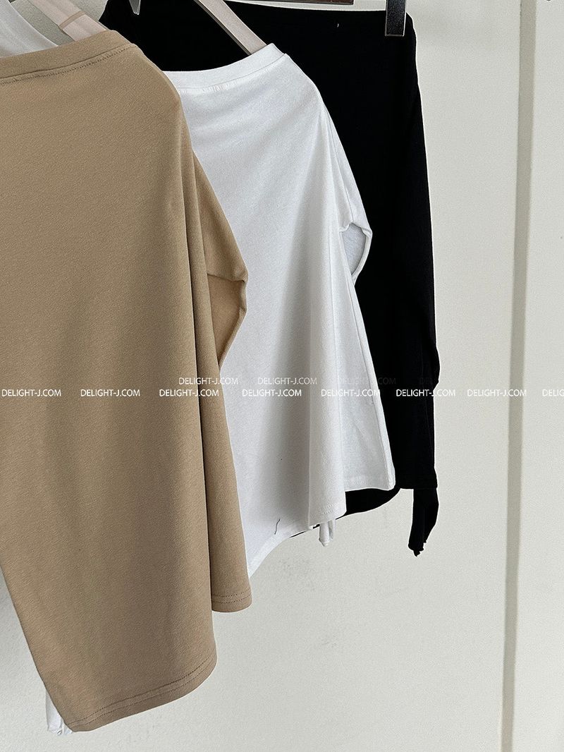 an unbalanced knot long T-shirt