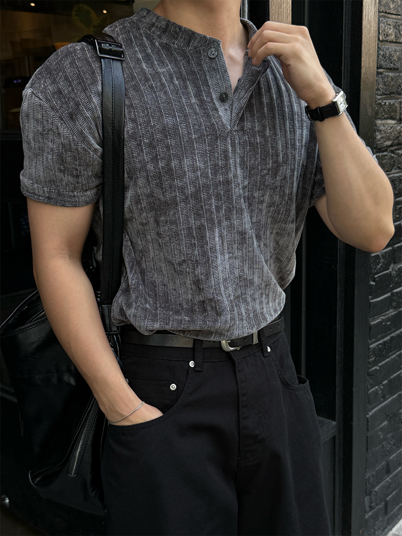 AVAND(アバンド)の「Soft velour henley-neck short sleeve t-shirt(Tops)」