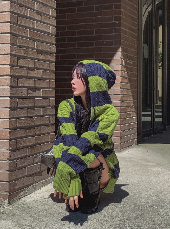 Stripe cable hood warmer knitwear