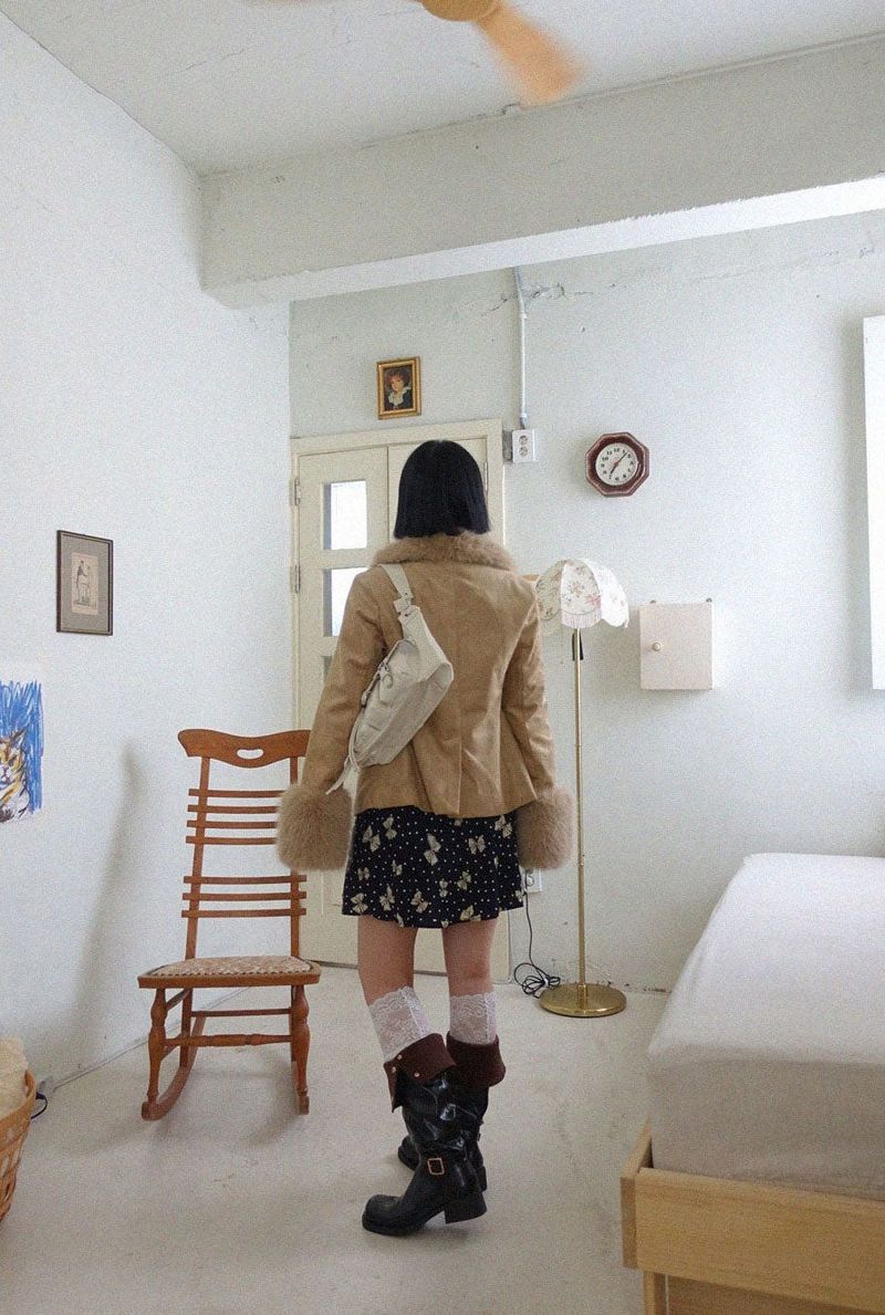 THREE TIME POCKET SHOULDER BAG (IVORY)