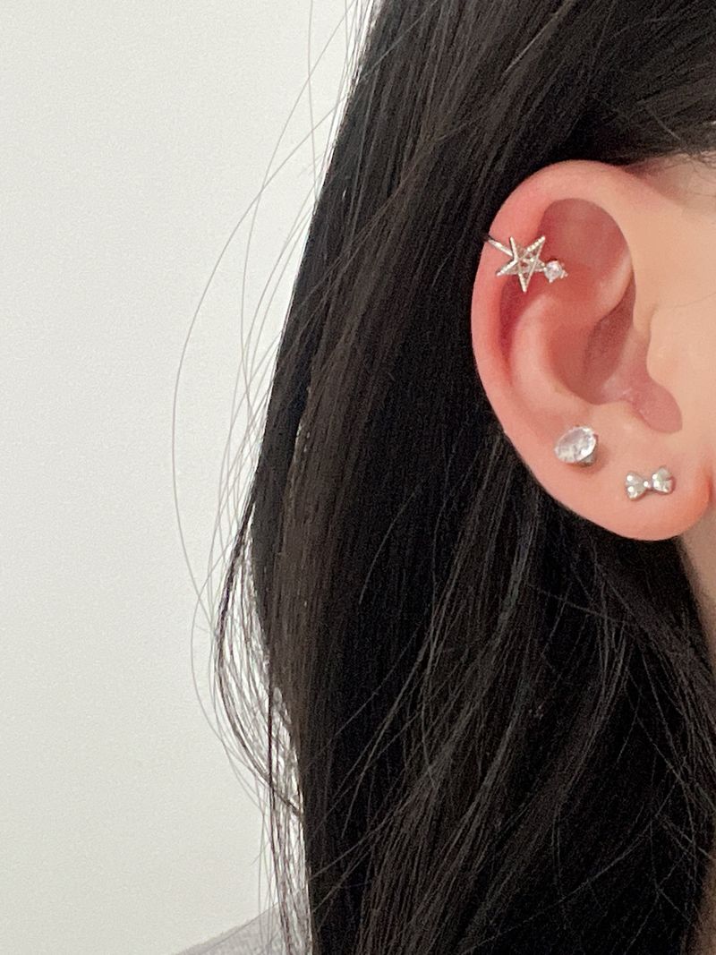 cubic line star earcuff