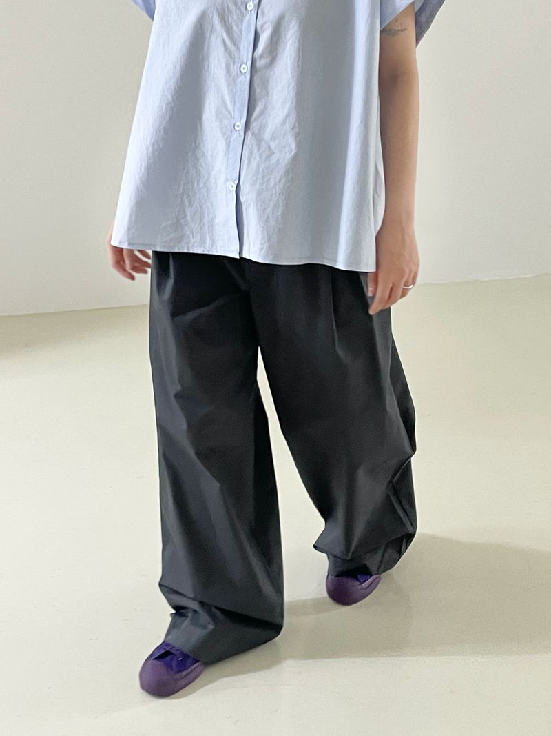 Dull bizo pintuck wide pants