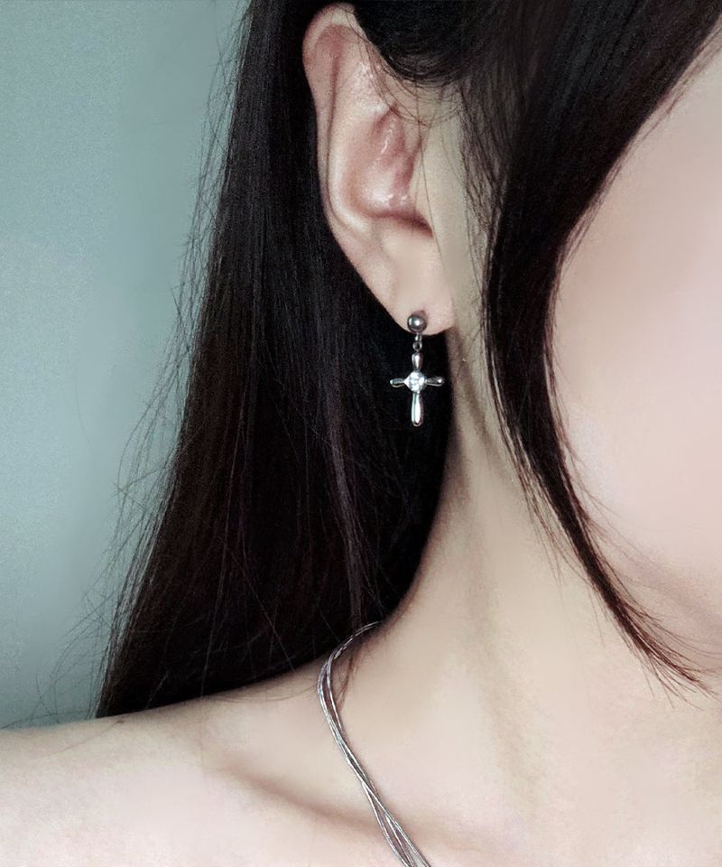 クロス キュービック シルバーピアス