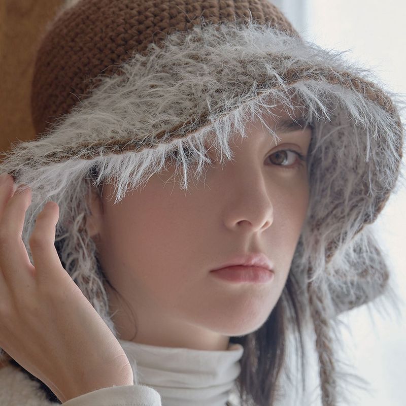 Crochet Knit Round Bucket Hat / Brown