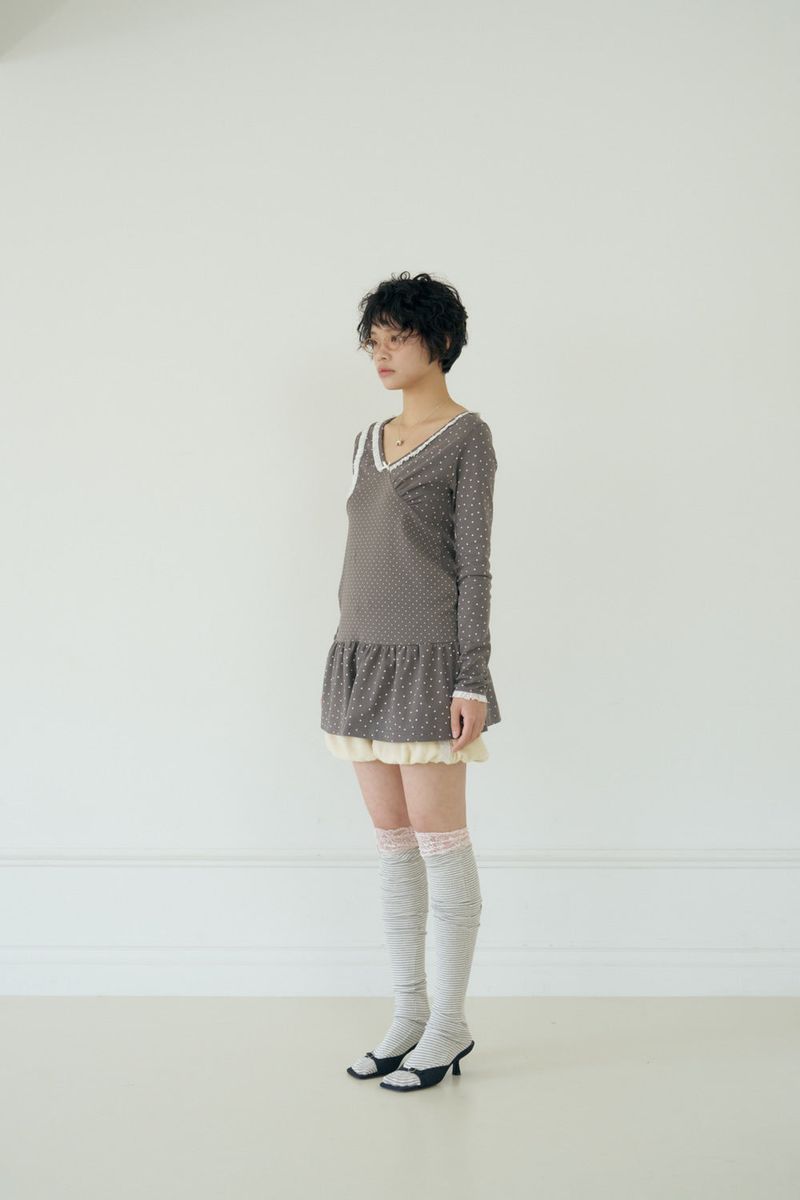 STARRY LACE SHIRRING DRESS (CHACOAL)