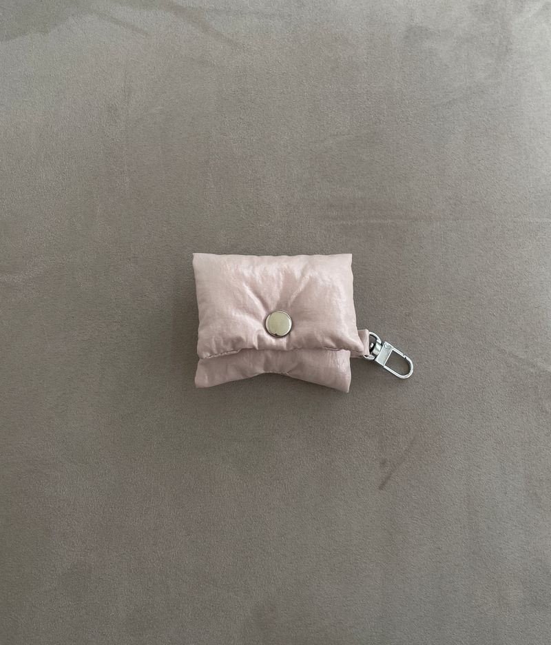 Atypical house（エイティピカル ハウス）の「[ペールピンク] ハンドメイド AirPods ポーチ（Smartphone Accessories）」