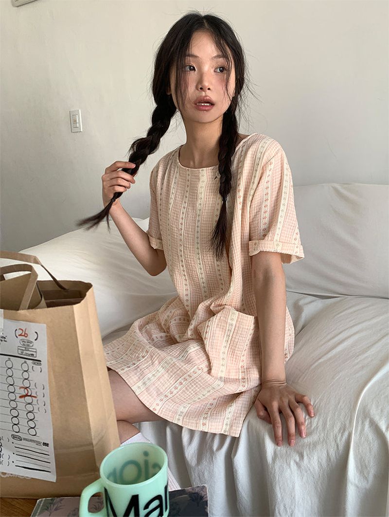 SOFT FLOWER BUTTON DRESS (2C)
