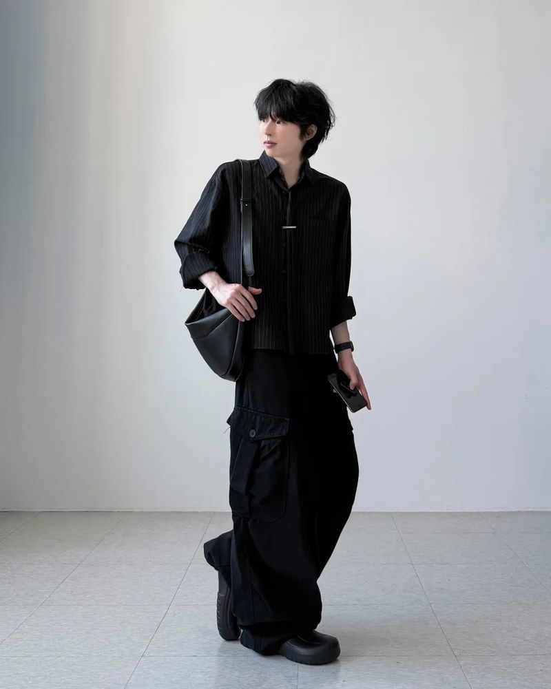 Odd Basic Cropped Shirt