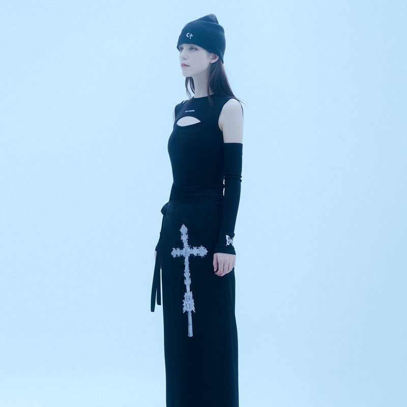 0 5 cut out warmer top - BLACK