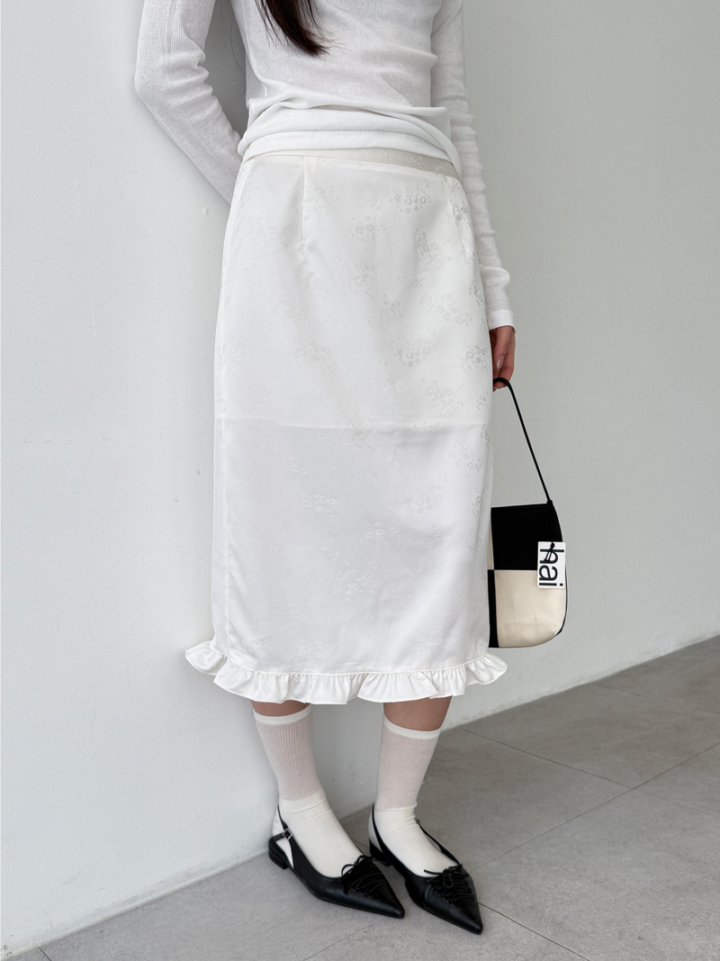Eunarkive(ウナカイブ)の「satin flower midi skirts (2color)(Skirts)」