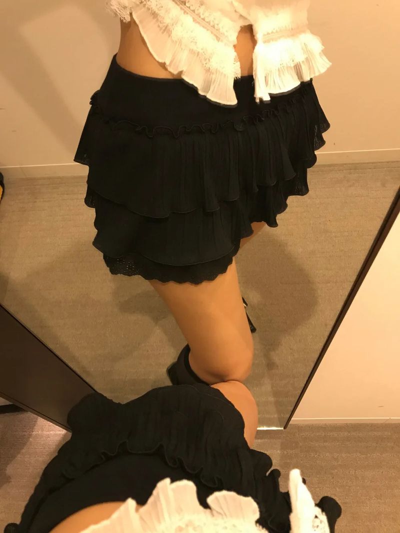 Rie Pleated Lace Tiered Mini Skirt