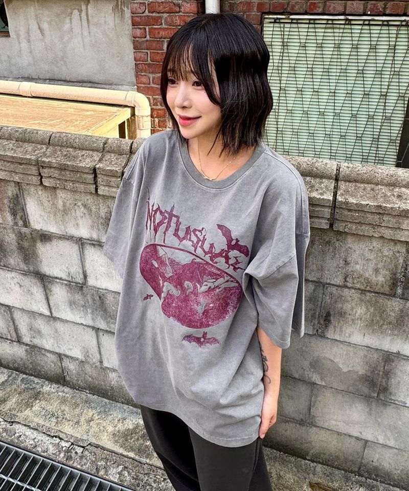 NOTUSUAL（ノットユージュアル）の「ヴァンパイアオーバーフィットピグメントTシャツ - 5COLOR（トップス）」