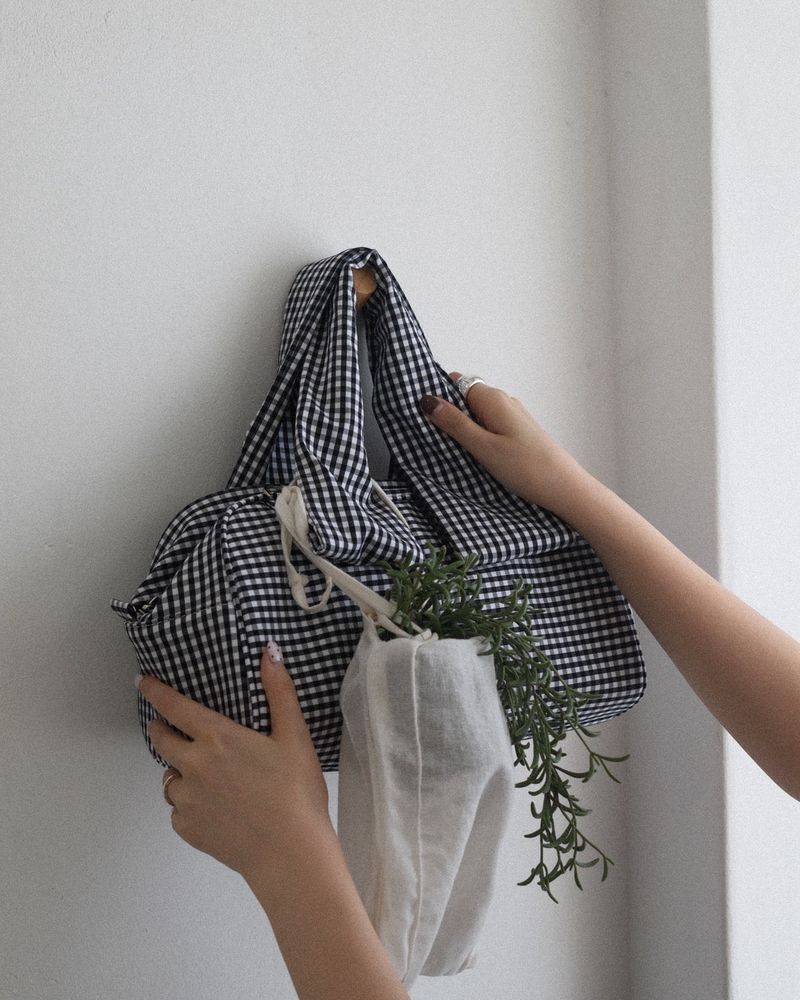 RABBIT BAG / CHECK