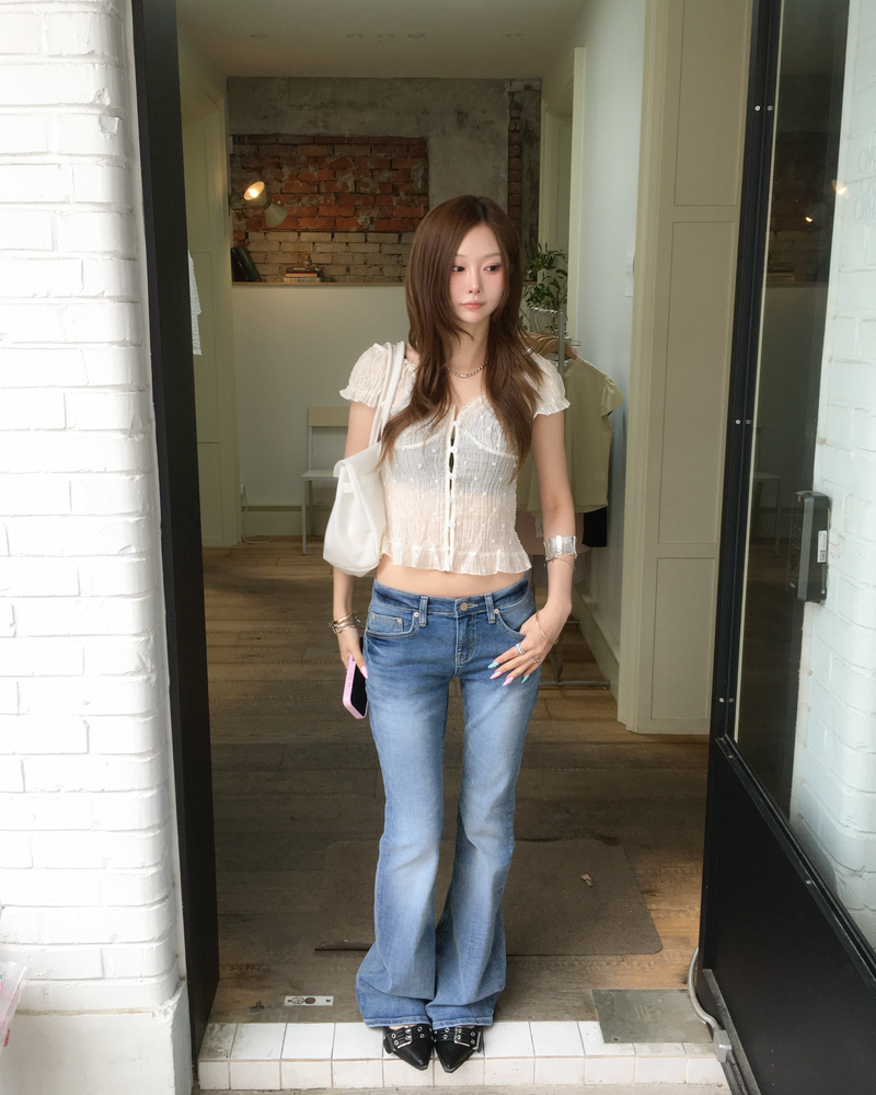 Soft lowrise boots cut pants