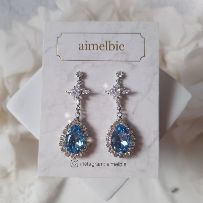 Romantic Queen Earring - Light Sapphire