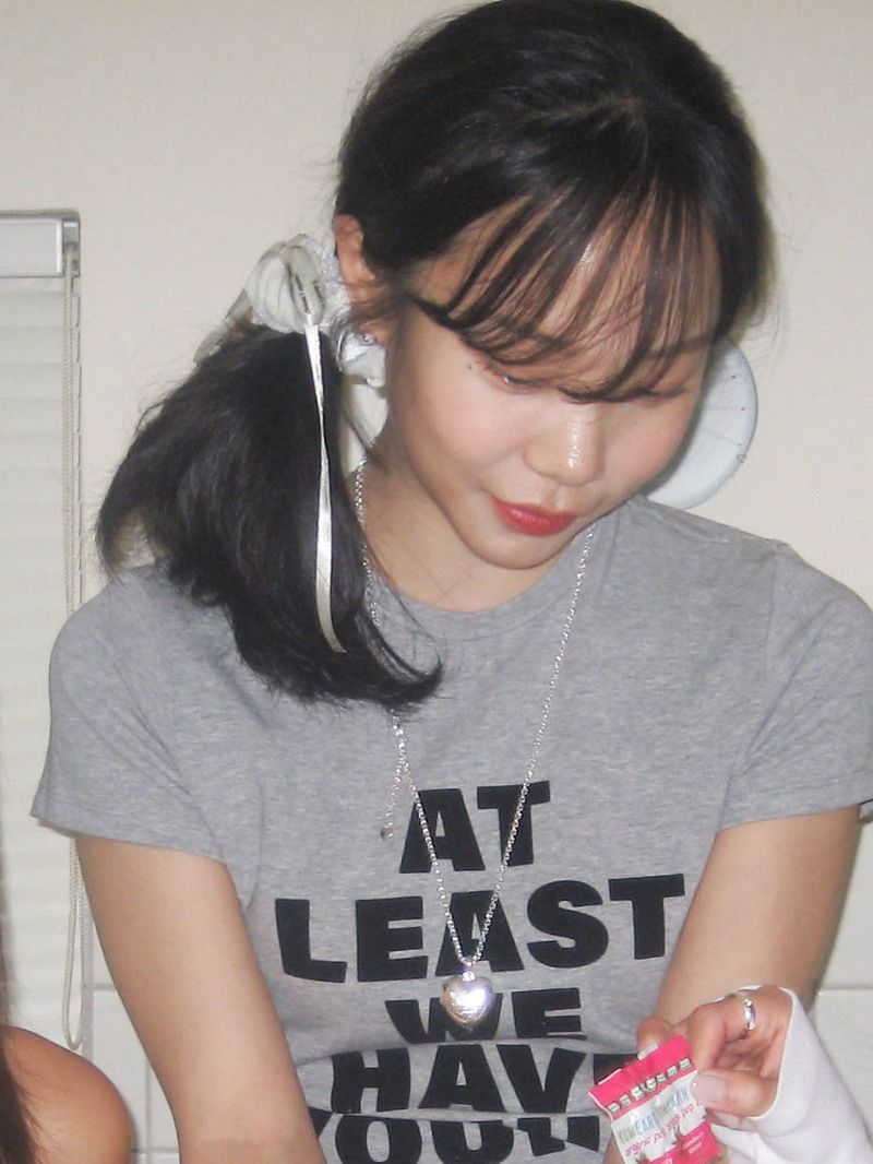 it doesn't matter.（イットダズントマッター）の「[Velvet] Mizz ribbon scrunchie (Ivory) （Hair Accessories）」
