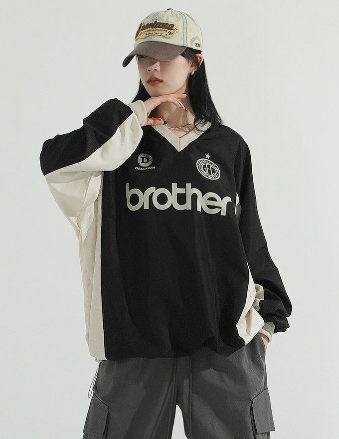 Sporty V-neck Windbreak Pullover