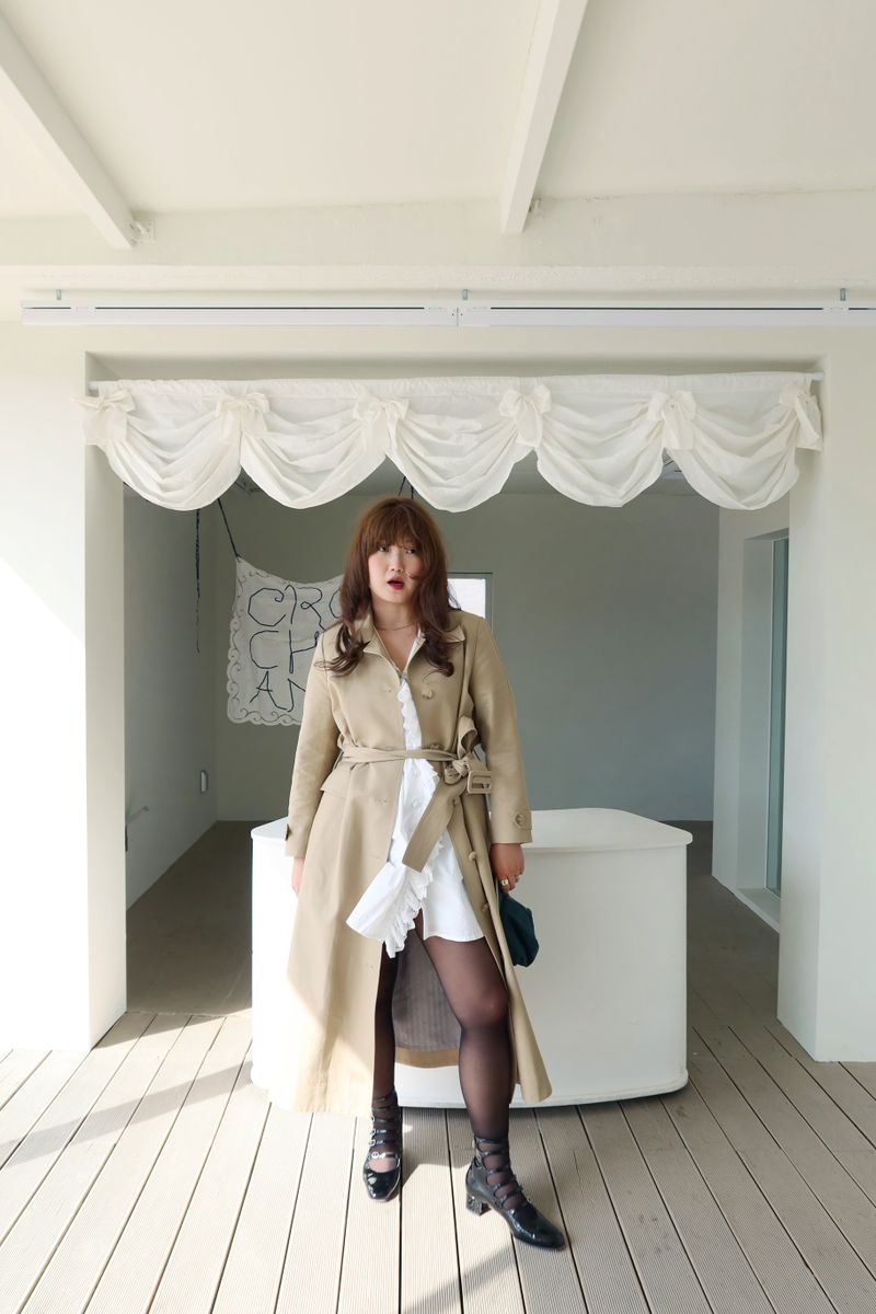 Shirring trench coat camel